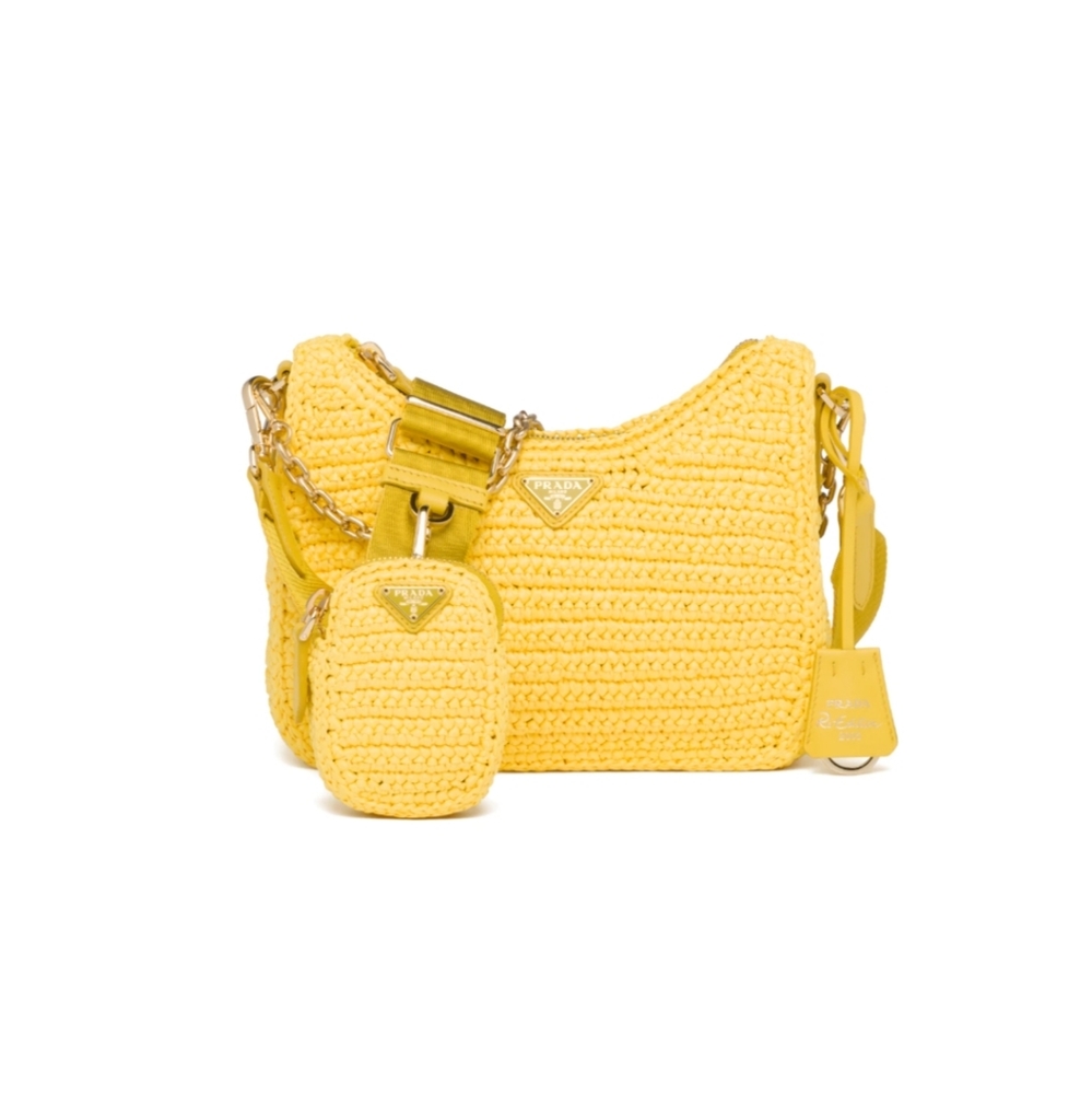 🦋🎉HP🎉🦋 NWT Prada Re-Edition 2005 raffia bag